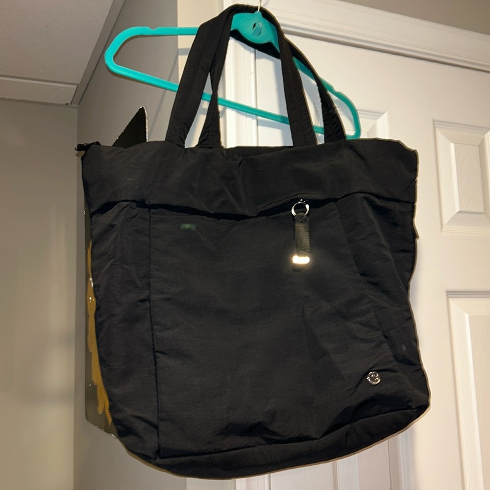 Lululemon ‘On My Level Carryall Tote 27.5L’